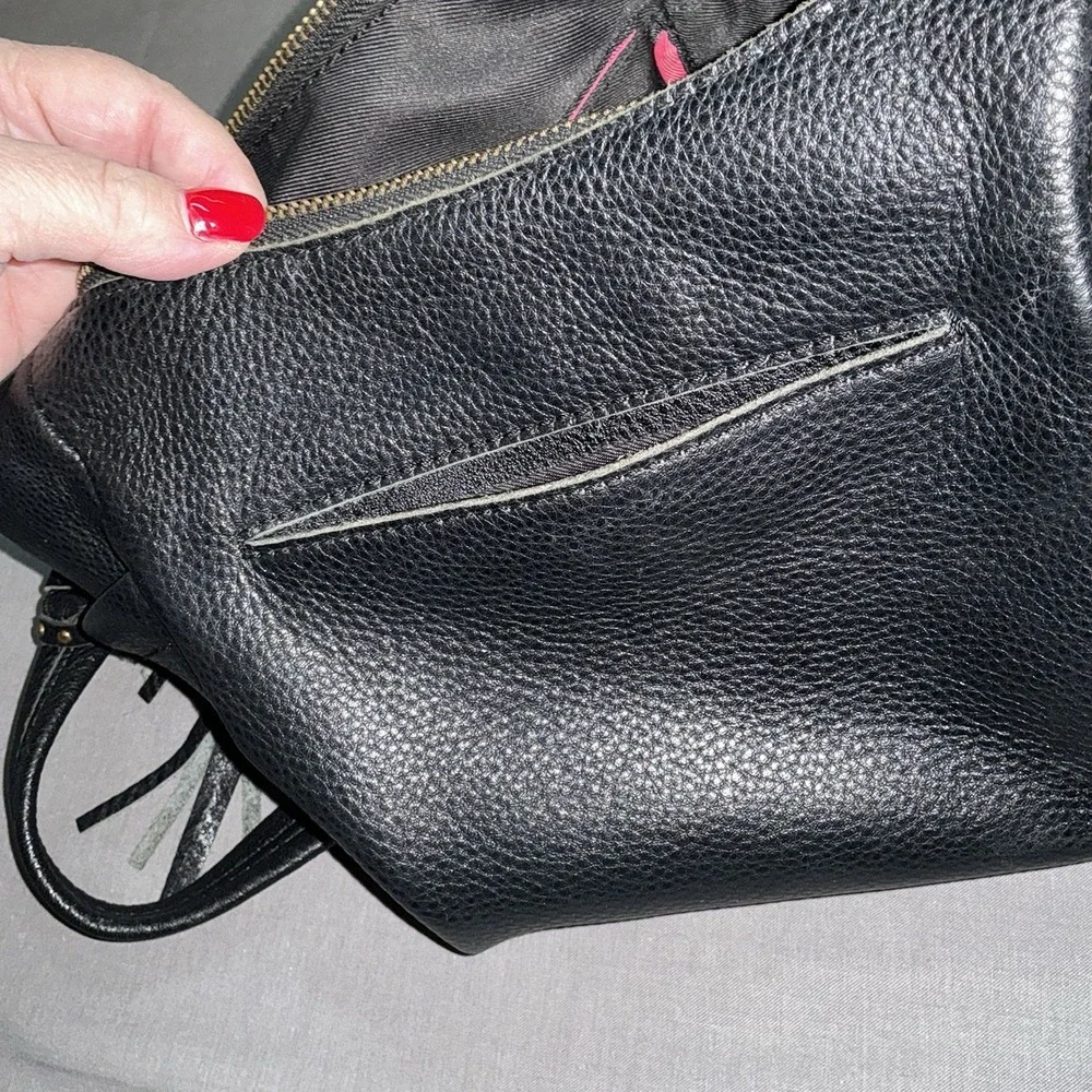 The Sak Hobo Bag Womens Leather Hobo Shoulder Bag With Bag Charm *read
